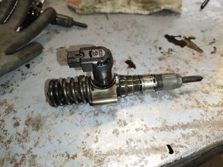 bontott AUDI A4 B7 Porlasztó (1 db)