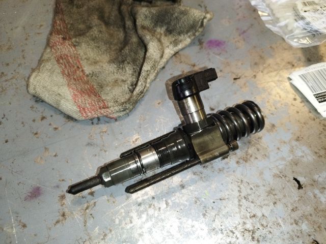 bontott AUDI A4 B7 Porlasztó (1 db)