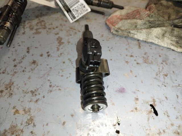 bontott AUDI A4 B7 Porlasztó (1 db)