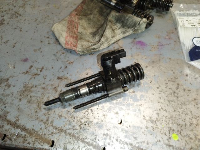 bontott AUDI A4 B7 Porlasztó (1 db)