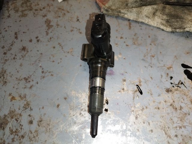 bontott AUDI A4 B7 Porlasztó (1 db)