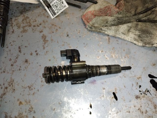 bontott AUDI A4 B7 Porlasztó (1 db)