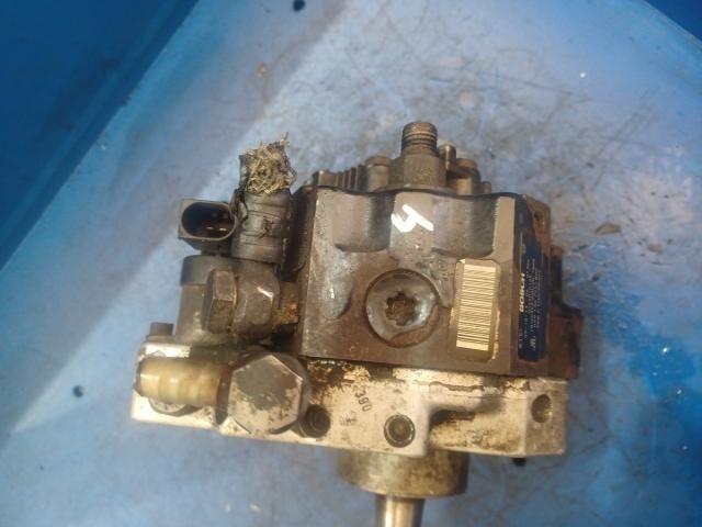 bontott AUDI A4 B7 Nagynyomású Szivattyú