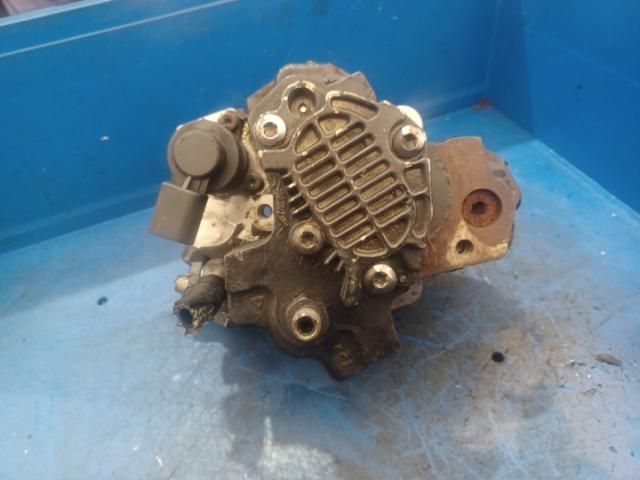 bontott AUDI A4 B7 Nagynyomású Szivattyú