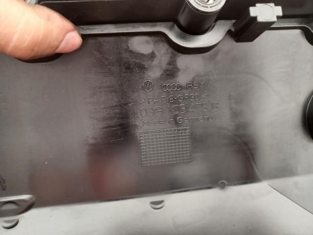 bontott AUDI A4 B7 Szelepfedél