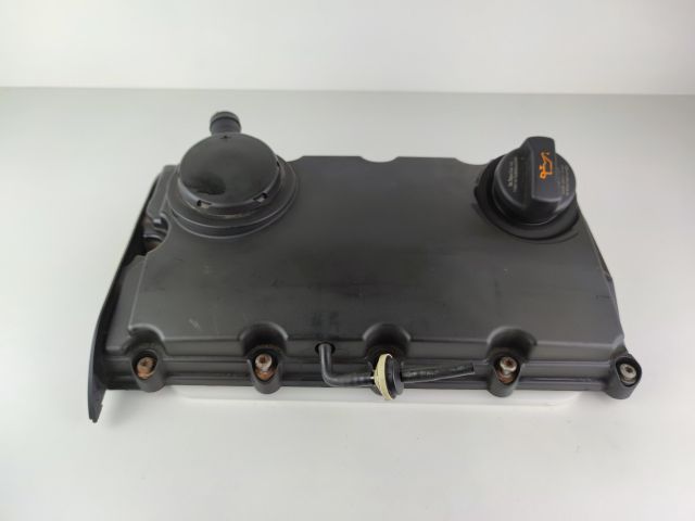 bontott AUDI A4 B7 Szelepfedél