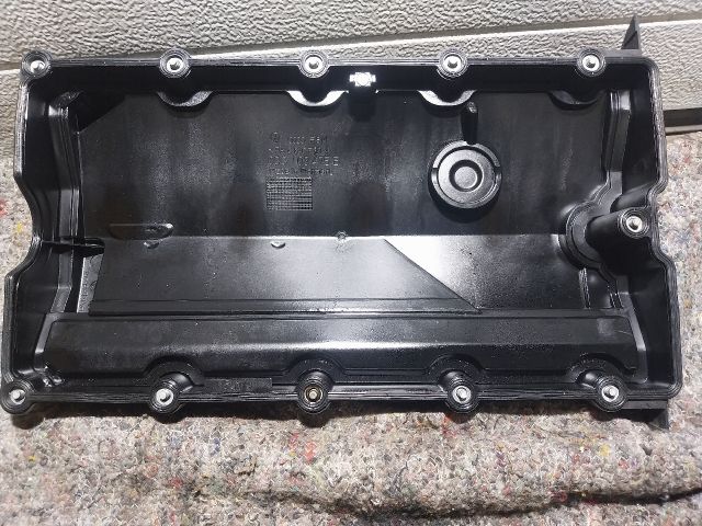 bontott AUDI A4 B7 Szelepfedél