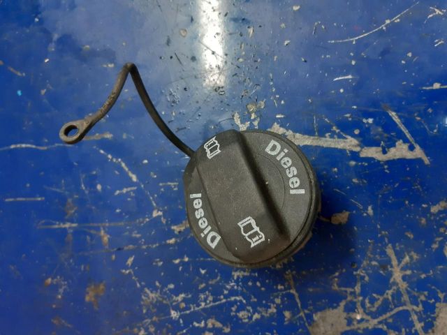 bontott AUDI A4 B7 Tanksapka