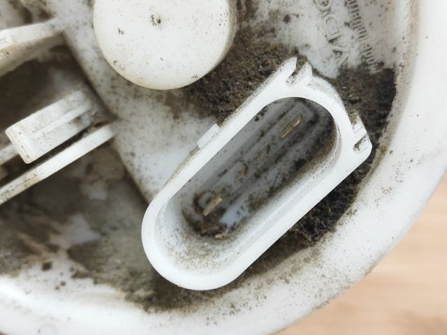 bontott AUDI A4 B7 Üzemanyag Szivattyú