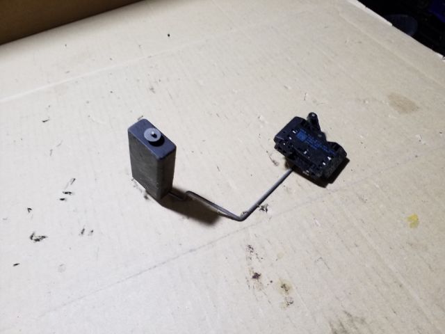 bontott AUDI A4 B7 Üzemanyagszint Jeladó