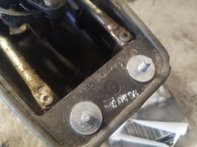 bontott AUDI A4 B7 Váltó Kulissza