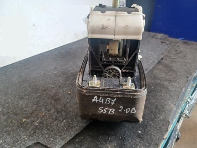 bontott AUDI A4 B7 Váltó Kulissza