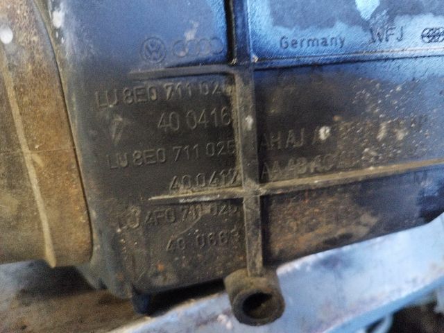 bontott AUDI A4 B7 Váltó Kulissza