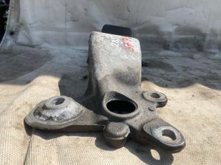 bontott AUDI A4 B7 Váltó Tartó Bak (Pozíciófüggetlen)