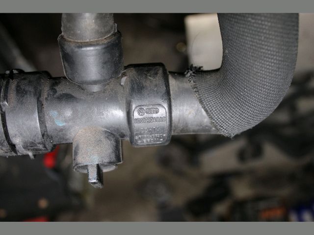 bontott AUDI A4 B7 Vízcső