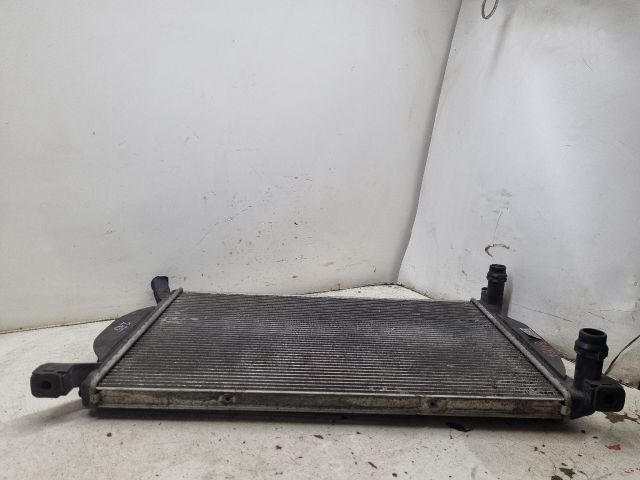 bontott AUDI A4 B7 Vízhűtő Radiátor (Klímás)