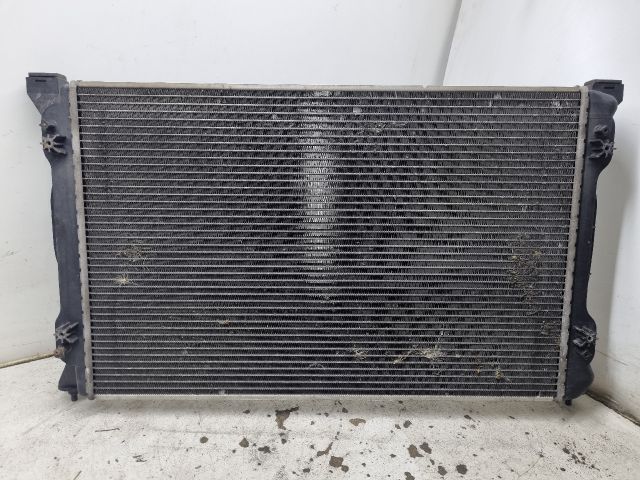 bontott AUDI A4 B7 Vízhűtő Radiátor (Klímás)