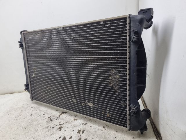 bontott AUDI A4 B7 Vízhűtő Radiátor (Klímás)