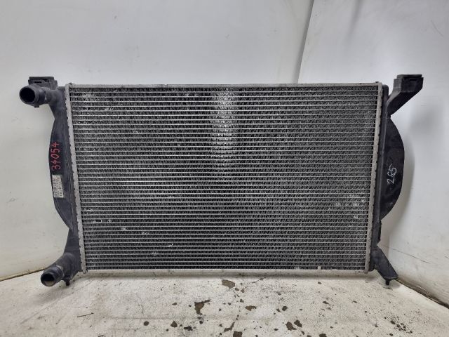 bontott AUDI A4 B7 Vízhűtő Radiátor (Klímás)