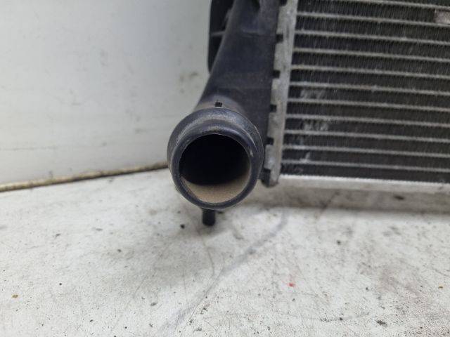 bontott AUDI A4 B7 Vízhűtő Radiátor (Klímás)