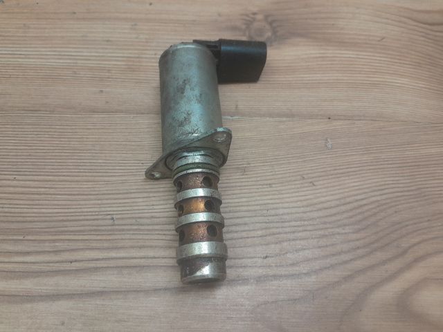 bontott AUDI A4 B7 Jeladó (Magában)