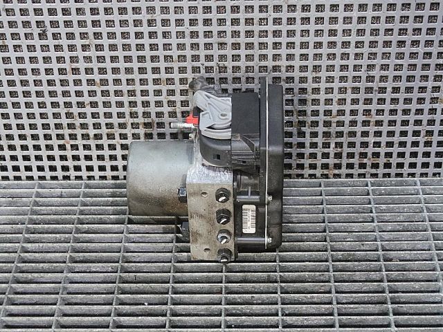 bontott AUDI A4 B7 ABS Kocka