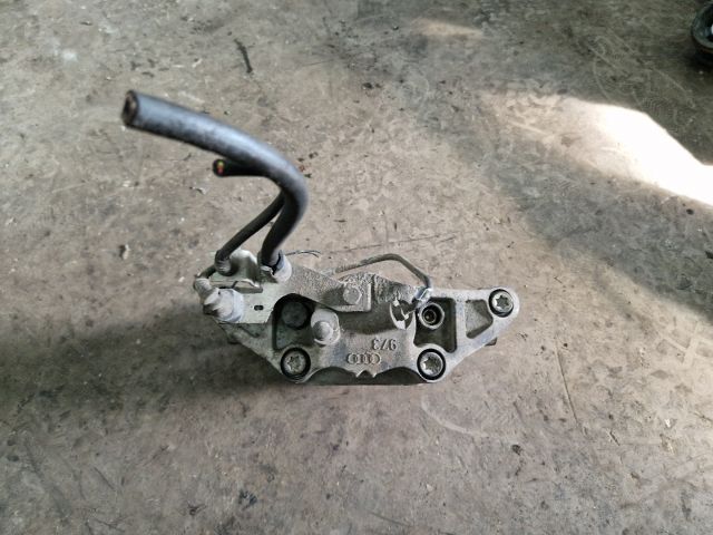 bontott AUDI A4 B7 Bal első Féknyereg Munkahengerrel