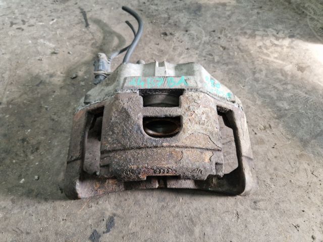 bontott AUDI A4 B7 Bal első Féknyereg Munkahengerrel