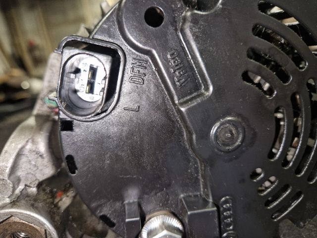 bontott AUDI A4 B7 Generátor