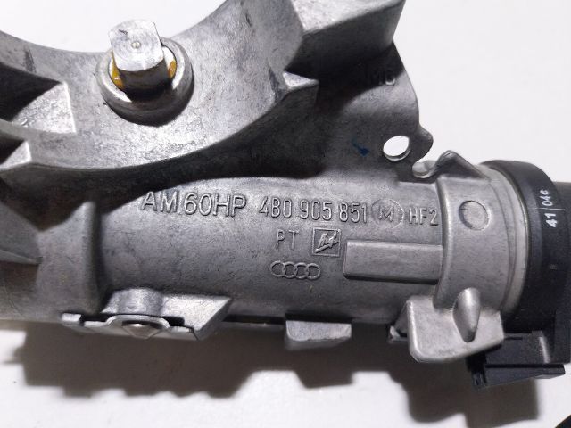 bontott AUDI A4 B7 Gyújtáskapcsoló Házzal