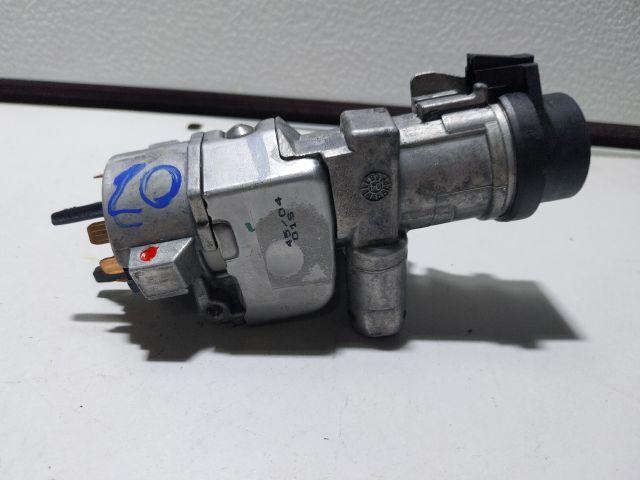 bontott AUDI A4 B7 Gyújtáskapcsoló Házzal