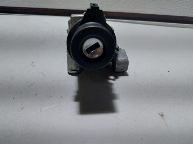 bontott AUDI A4 B7 Gyújtáskapcsoló Házzal