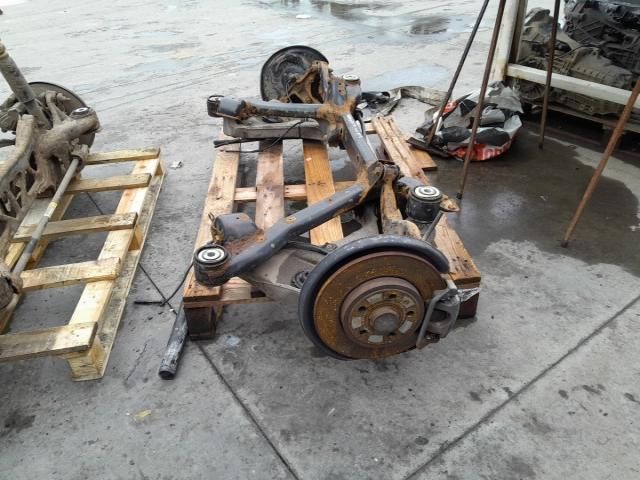 bontott AUDI A4 B7 Hátsó Bölcső