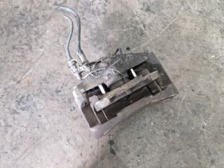 bontott AUDI A4 B7 Jobb első Féknyereg Munkahengerrel