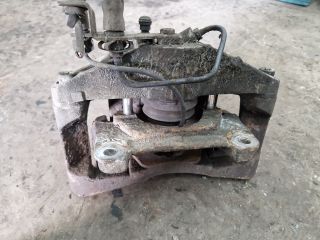 bontott AUDI A4 B7 Jobb első Féknyereg Munkahengerrel