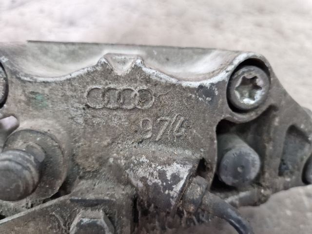 bontott AUDI A4 B7 Jobb első Féknyereg Munkahengerrel