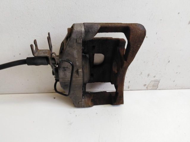 bontott AUDI A4 B7 Jobb első Féknyereg Munkahengerrel