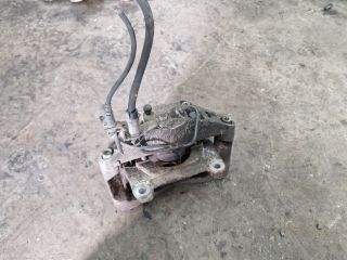 bontott AUDI A4 B7 Jobb első Féknyereg Munkahengerrel