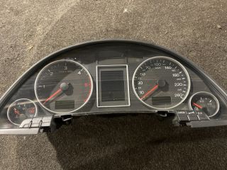 bontott AUDI A4 B7 Kilométeróra