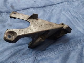 bontott AUDI A4 B7 Motor Tartó Bak (Fém)