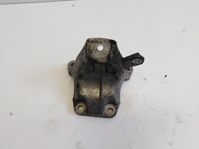bontott AUDI A4 B7 Motor Tartó Bak (Fém)