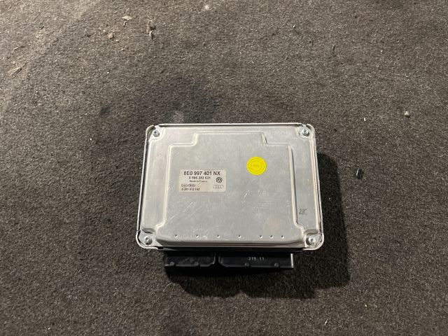 bontott AUDI A4 B7 Motorvezérlő