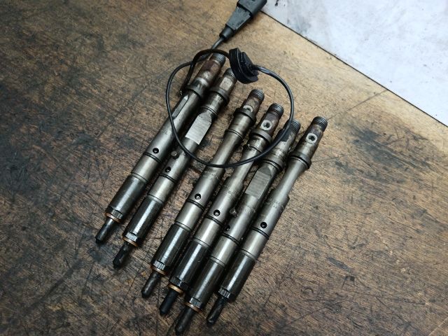 bontott AUDI A4 B7 Porlasztó Sor / Híd