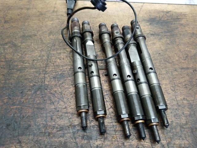 bontott AUDI A4 B7 Porlasztó Sor / Híd