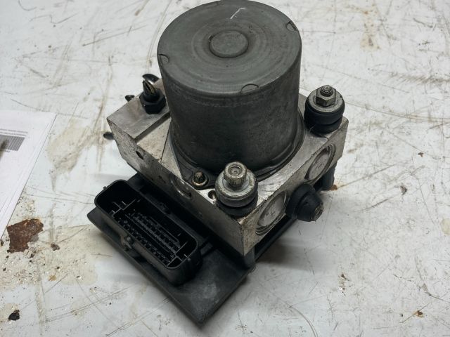 bontott AUDI A4 B7 ABS Kocka