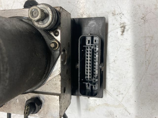 bontott AUDI A4 B7 ABS Kocka