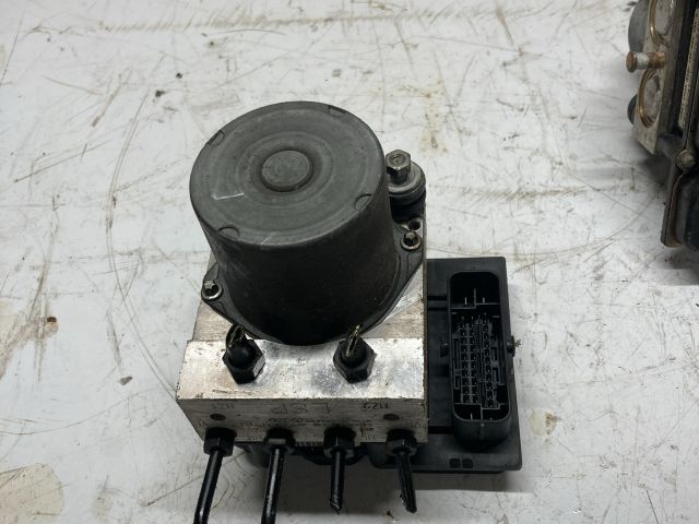 bontott AUDI A4 B7 ABS Kocka