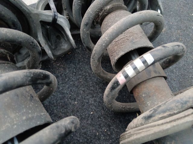 bontott AUDI A4 B7 Első Lengéscsillapító Pár