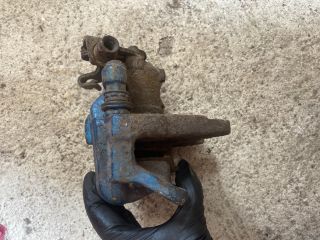 bontott AUDI A4 B7 Jobb hátsó Féknyereg Munkahengerrel