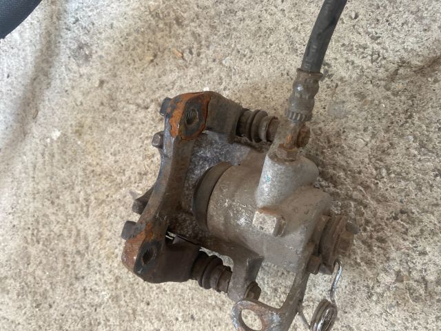 bontott AUDI A4 B7 Jobb hátsó Féknyereg Munkahengerrel